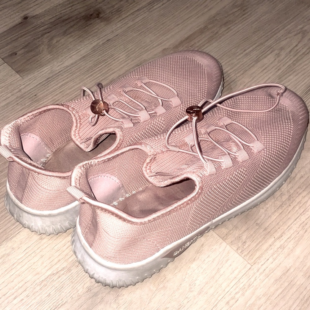 Danskin happiness pink casual slip in walking shoes size 10